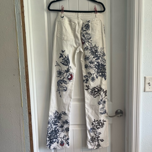 Roberto Cavalli White Jeans with Gold Button - Picture 6 of 9